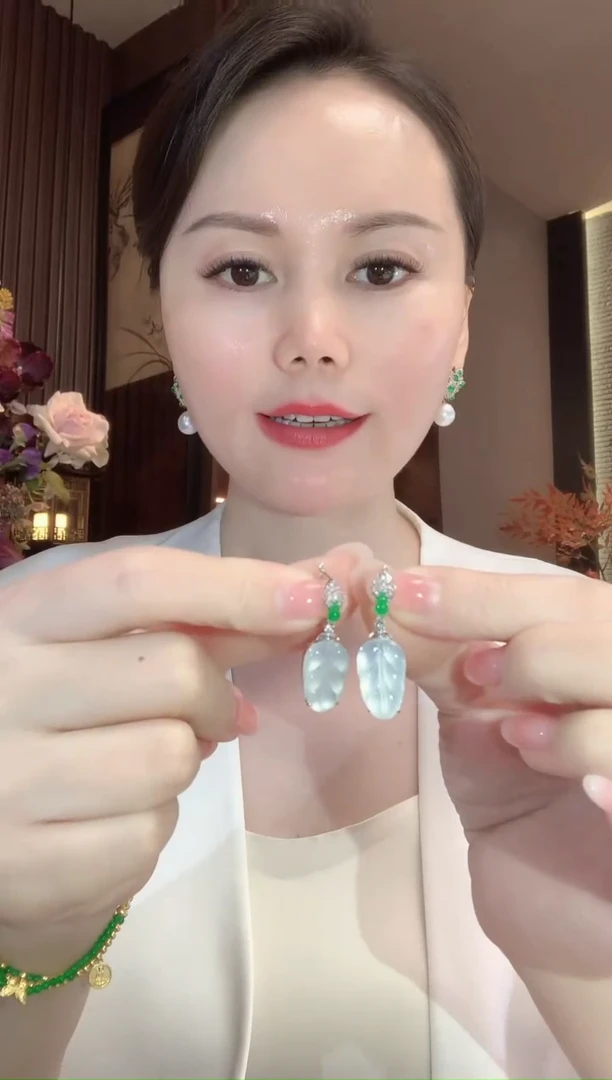 18K金镶嵌翡翠耳饰C85