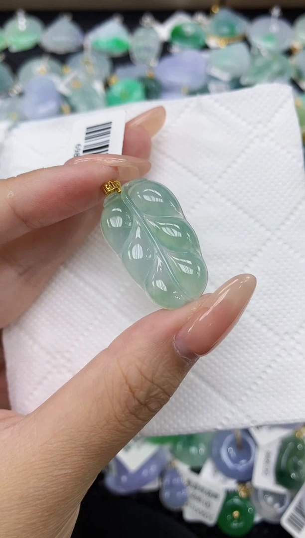 颈饰18K金镶嵌翡翠11111111111