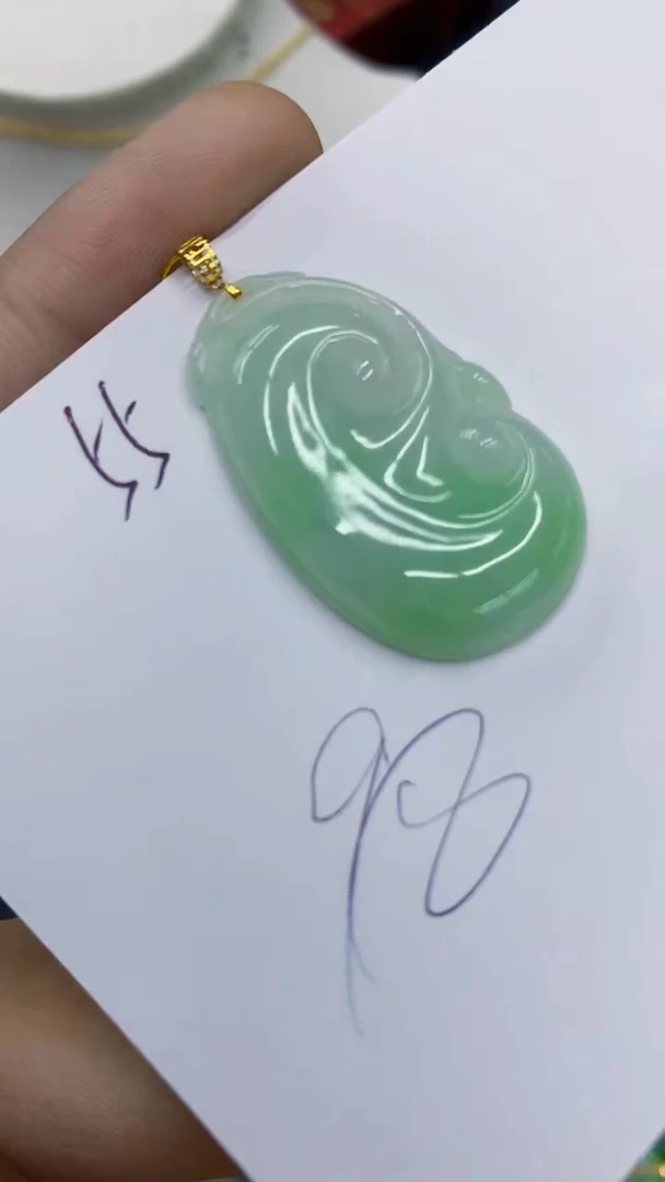 翡翠18K金镶嵌颈饰11111111111