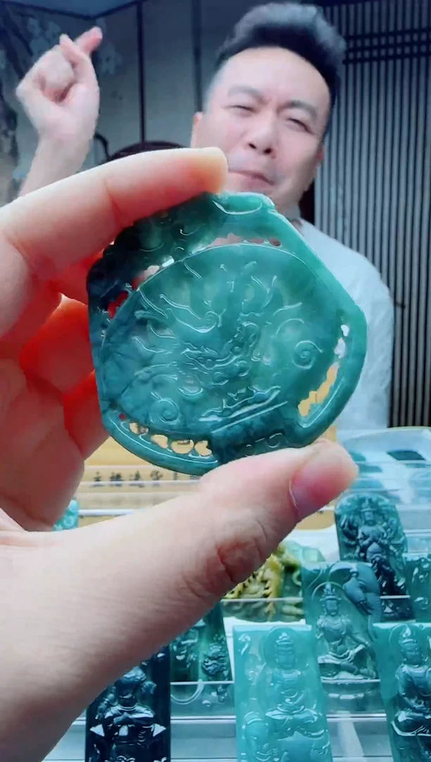 颈饰未镶嵌翡翠多样性发其一