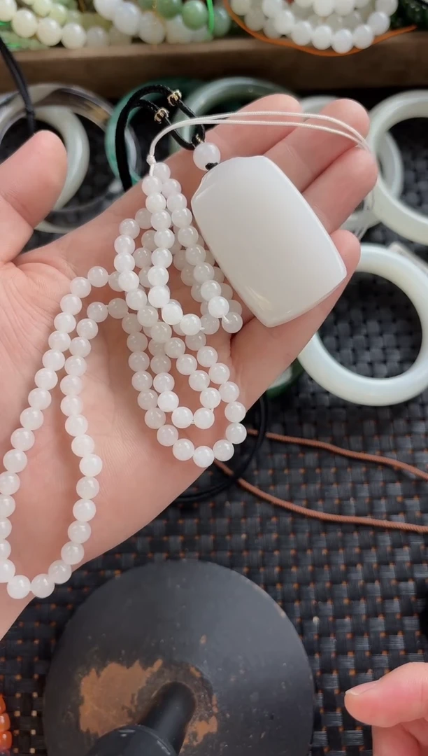 颈饰未镶嵌和田玉6mm白玉108+无事牌（穿一起）