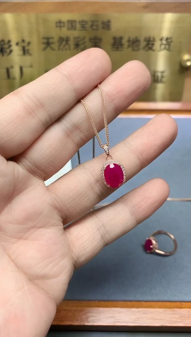 【闪购商品】红宝石颈饰银S925镶嵌........