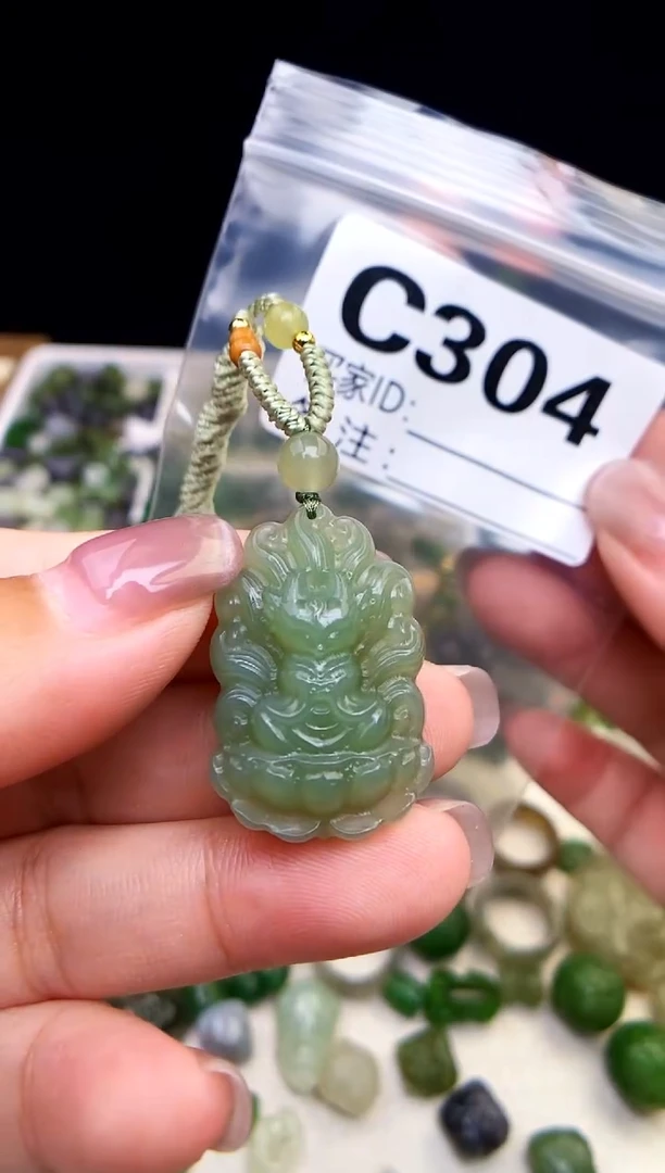 颈饰未镶嵌和田玉1