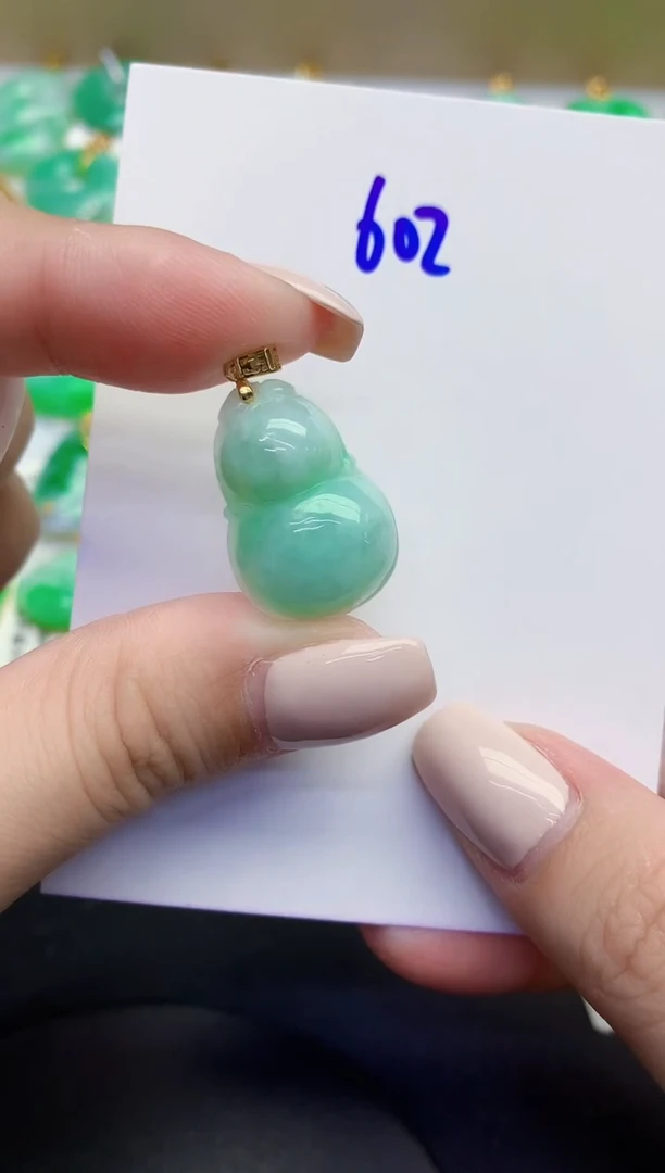 颈饰未镶嵌翡翠缅甸天然翡翠A货
