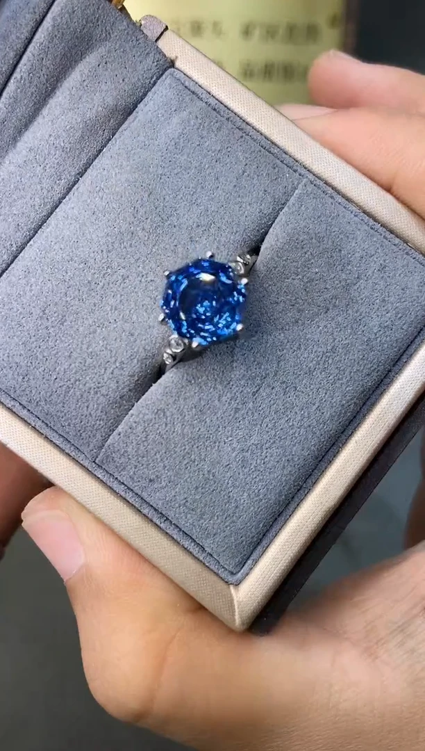 银S925镶嵌戒指托帕石......