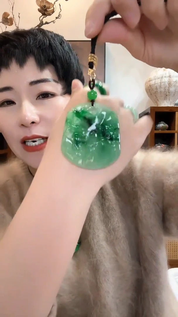 吊坠(赠链)未镶嵌翡翠多样性发货385