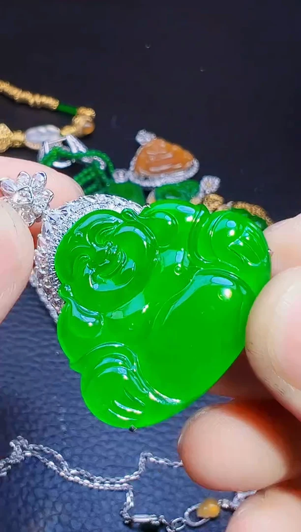 颈饰18K金镶嵌翡翠?****?翡翠