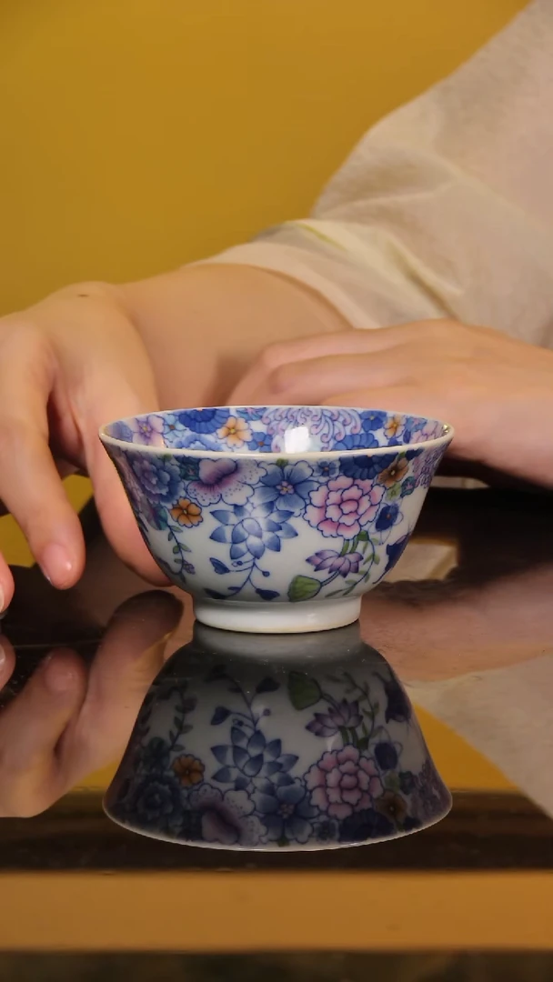 釉下五彩斗彩蝶恋花主人杯