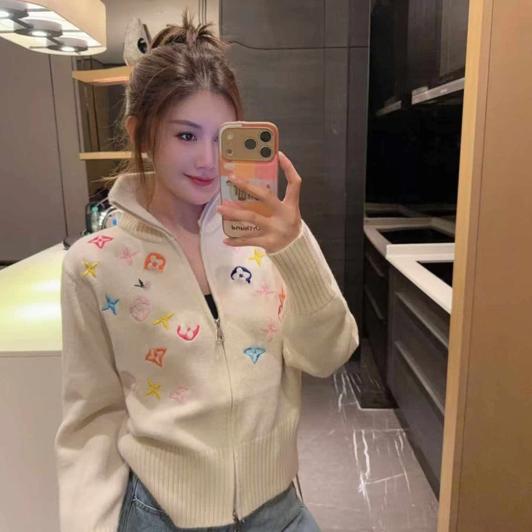 冬季韩系设计感内搭彩色图形刺绣拉链针织衫女新款小香风百搭外套