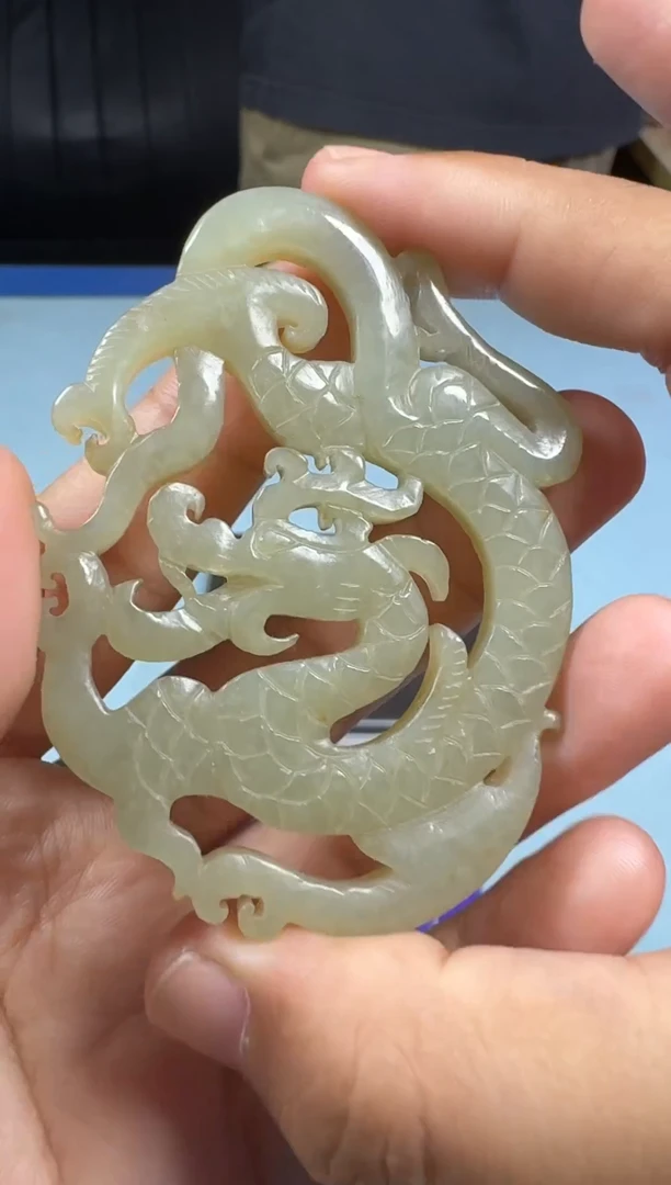 和田玉未镶嵌颈饰1