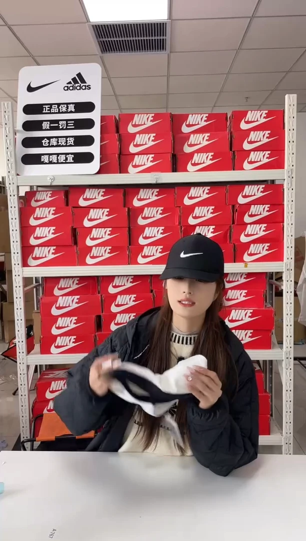 编码100闪购尺码 xs Nike/耐克卫衣卫裤以直播间过款为主胸围56