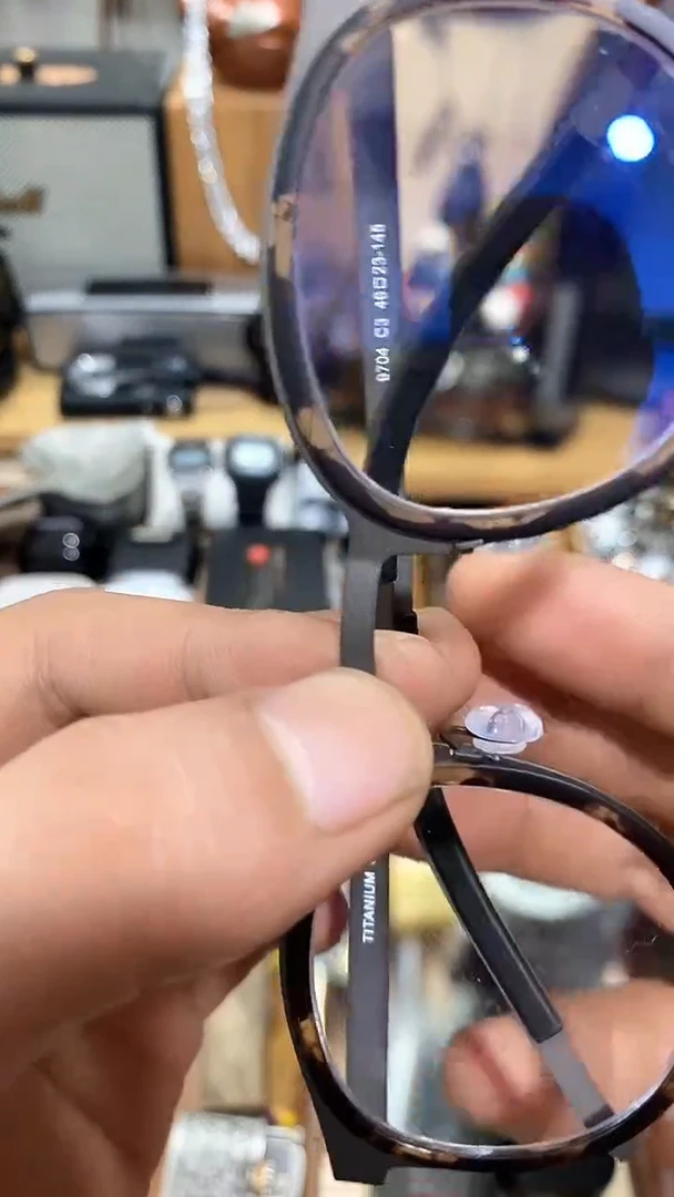 瓷片闪购商品   如图所示