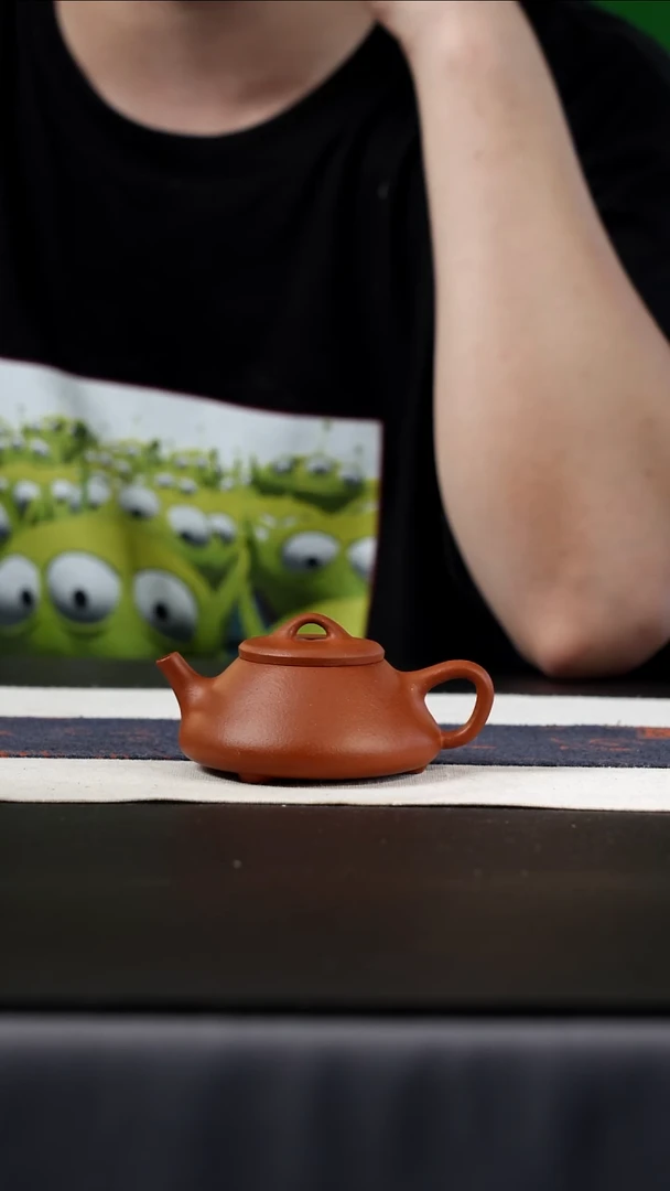 茶壶紫砂宝山红泥，130cc