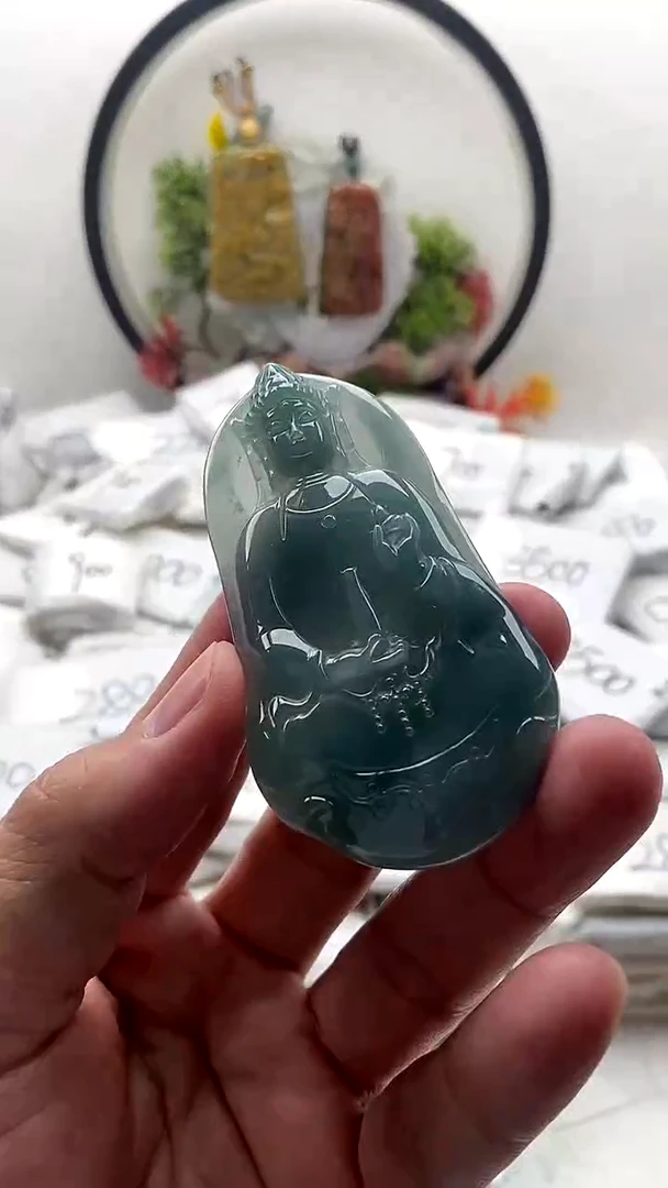 颈饰未镶嵌翡翠观音