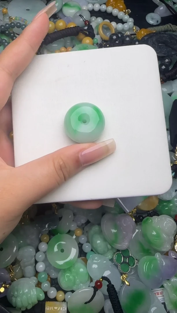 翡翠未镶嵌颈饰天然缅甸翡翠吊坠