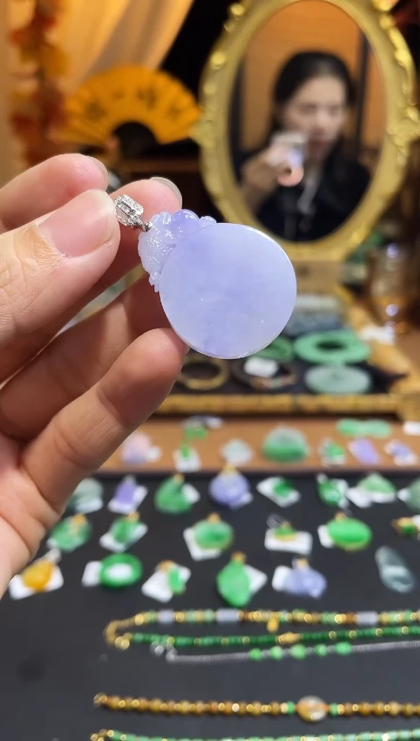 颈饰18K金镶嵌翡翠18K金镶嵌