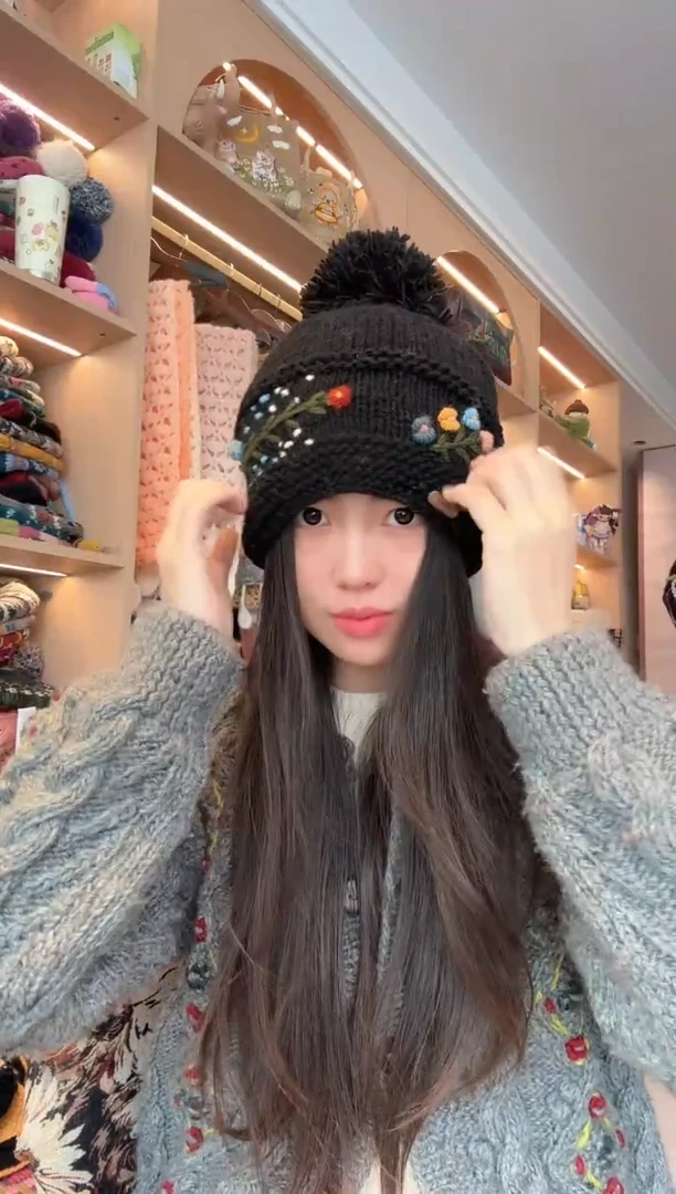 羊毛黑色单球帽