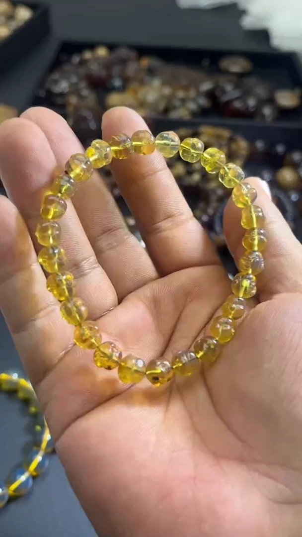 裸石琥珀未镶嵌9