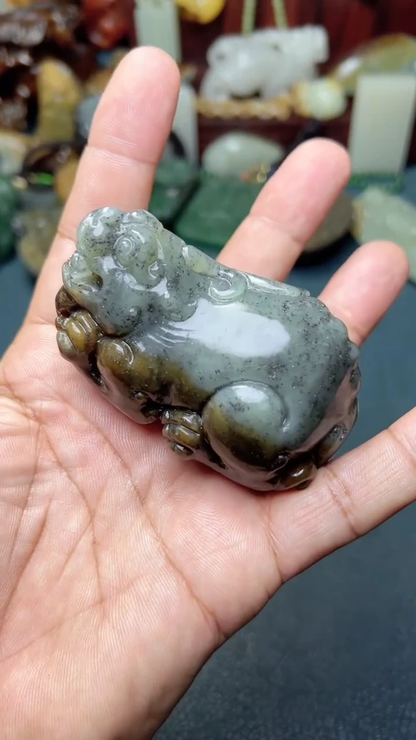 和田玉未镶嵌把件-