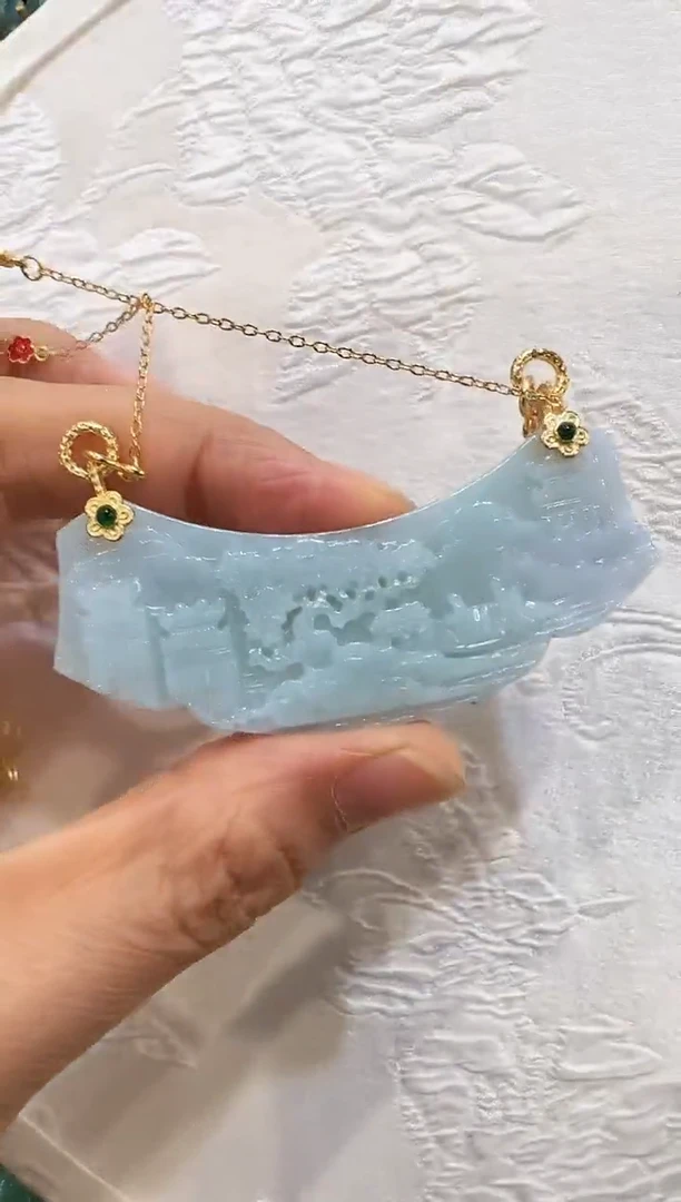 翡翠未镶嵌颈饰国风