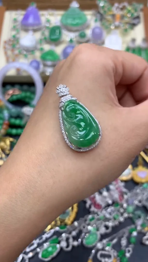 翡翠18K金镶嵌颈饰401-中国好珍宝