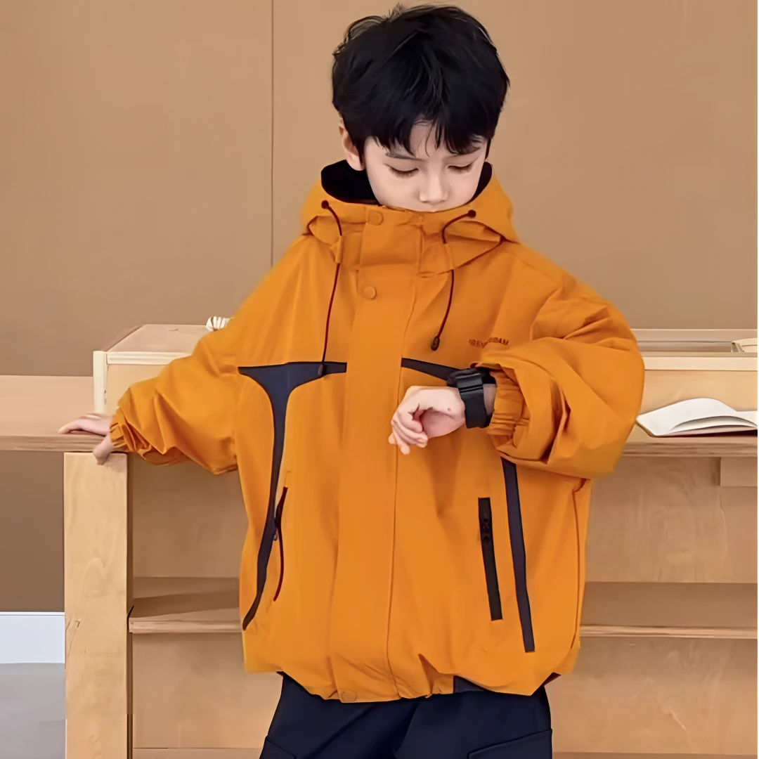 男童春秋冬季新款外套男孩冲锋衣帅气百搭连帽外套儿童时髦潮款酷