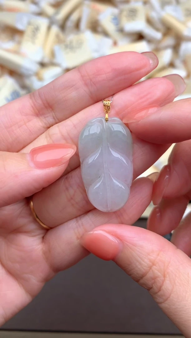 【闪购商品】翡翠挂件18K金镶嵌一