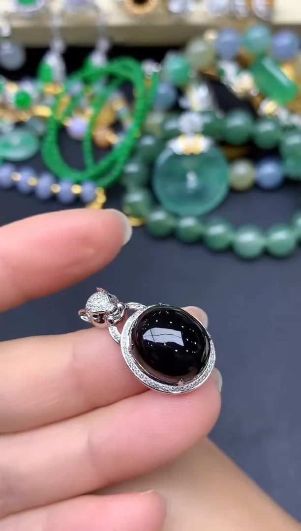 颈饰18K金镶嵌翡翠105-雪姐翡翠天天见