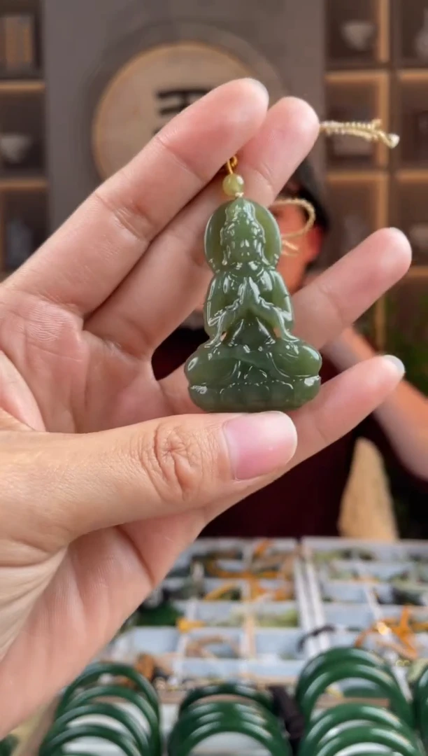颈饰未镶嵌和田玉拍一发一，拍一发一