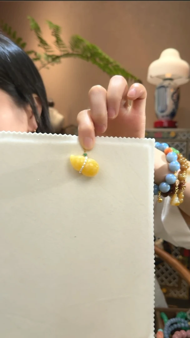 蜜蜡吊坠(不含链)18K金镶嵌天然葫芦蜜蜡吊坠