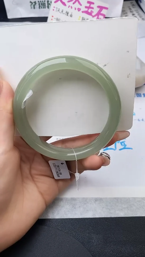 未镶嵌手镯石英质玉w81-DB64+