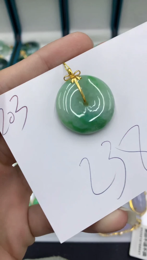 【闪购商品】翡翠颈饰18K金镶嵌翡翠