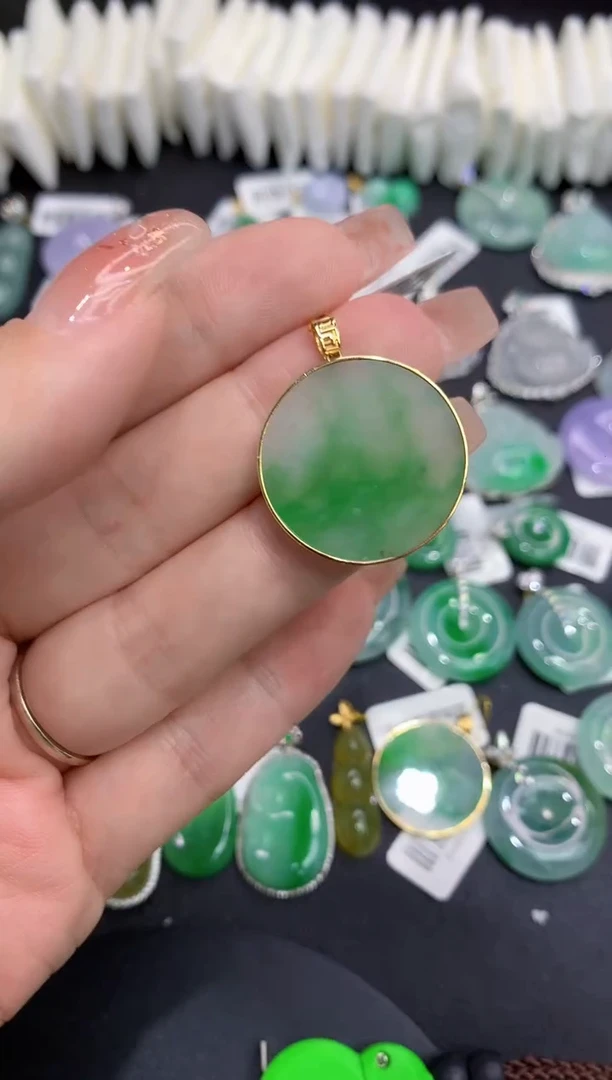 吊坠(不含链)18K金镶嵌翡翠11111111111