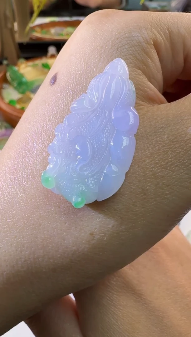【闪购商品】翡翠颈饰18K金镶嵌缅甸A货翡翠春彩白菜吊坠
