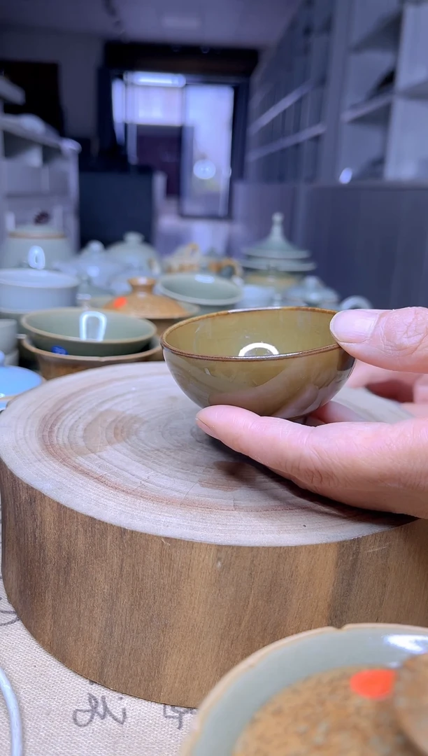 摆件原生态原矿仿古葱绿鸡心杯