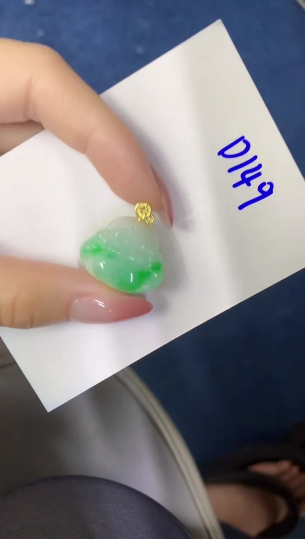 翡翠未镶嵌颈饰缅甸天然翡翠A货