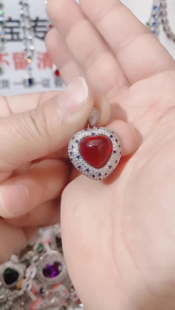 颈饰未镶嵌红宝石