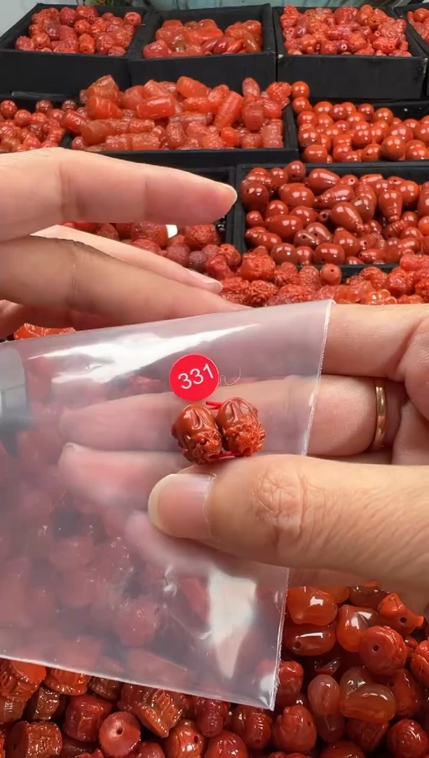 颈饰未镶嵌南红玛瑙1