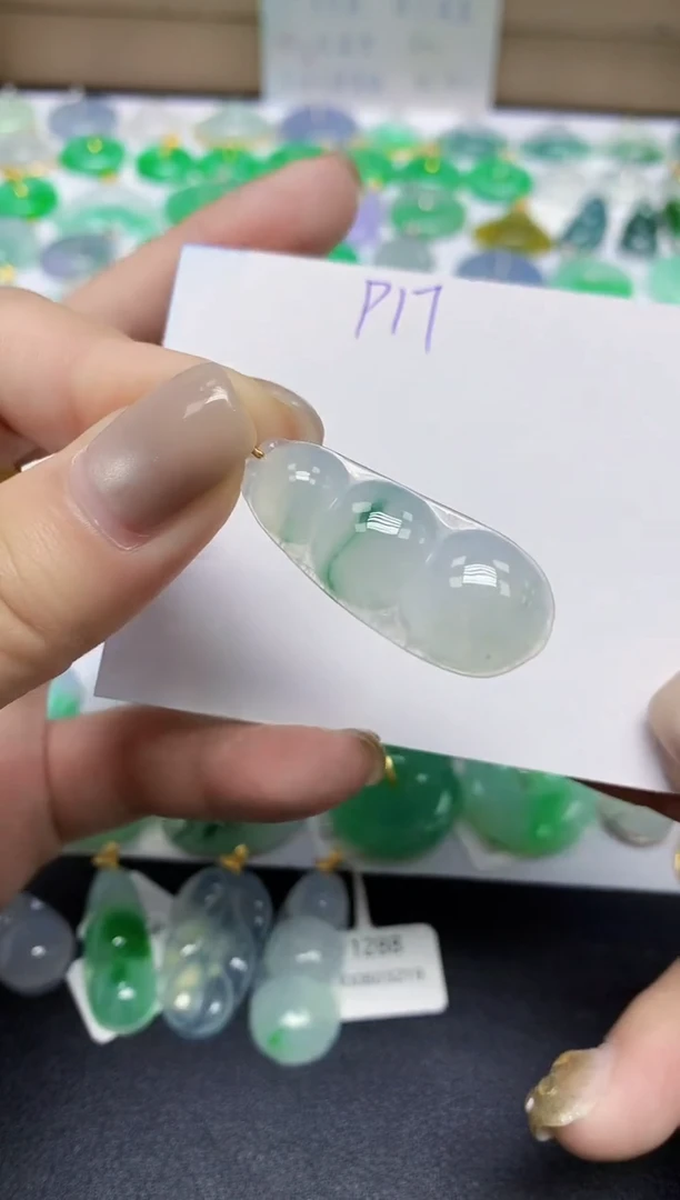 颈饰18K金镶嵌翡翠天然缅甸翡翠A货翡翠百元以上9元证书费自理