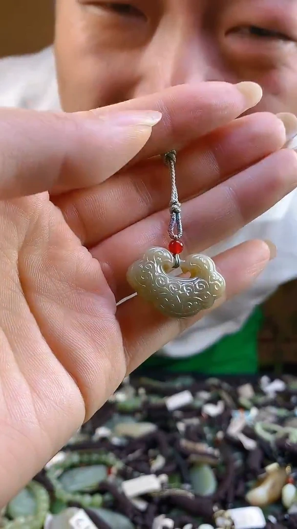 和田玉未镶嵌颈饰多样性发货，拍一发一