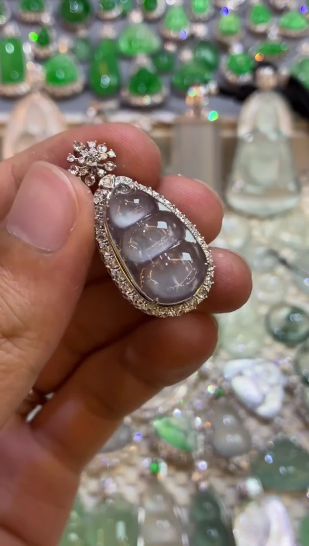 吊坠(不含链)18K金镶嵌翡翠豆子