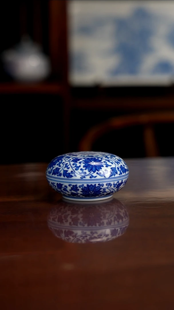 晓月窑青花缠枝印泥盒