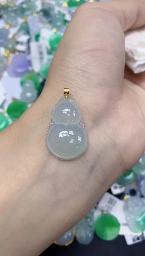 翡翠18K金镶嵌颈饰天然缅甸翡翠A货