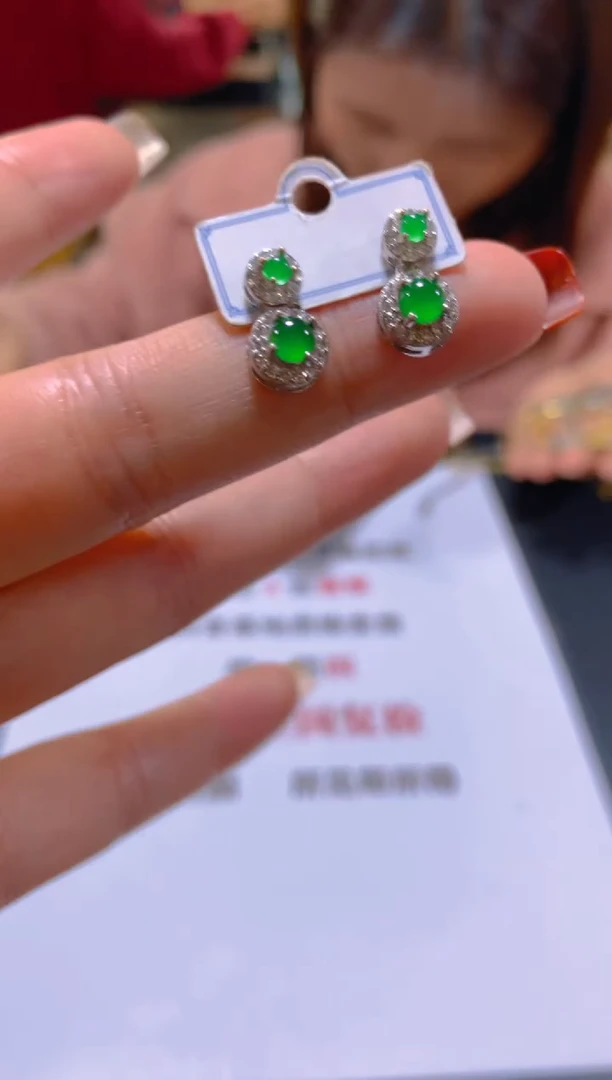 未镶嵌翡翠耳饰多样性发一