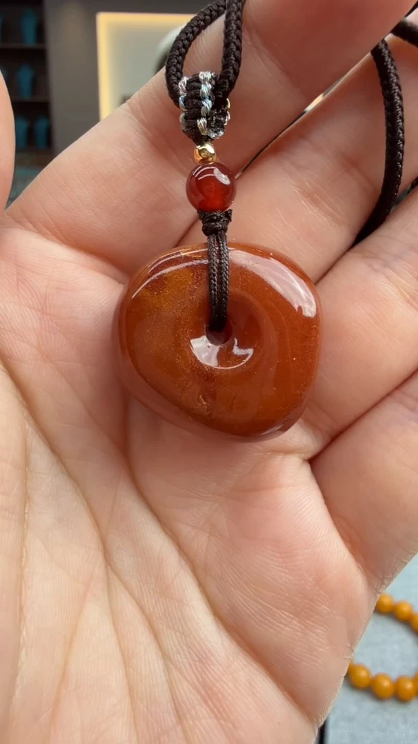 琥珀颈饰未镶嵌13秒拍号 假一罚三