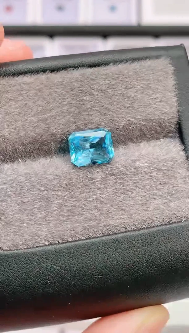 托帕石裸石4.26-212天然天空蓝托帕石