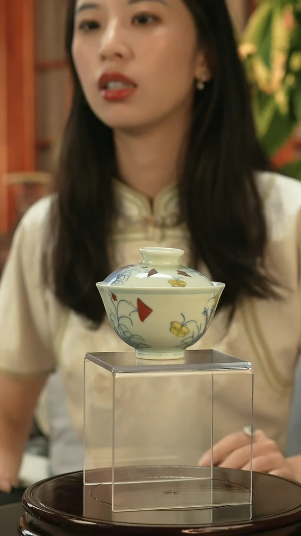 其他斗彩三秋纹盖碗一只