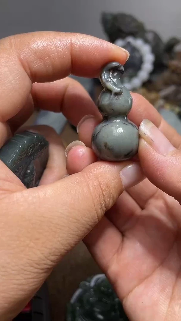 未镶嵌和田玉把件定制
