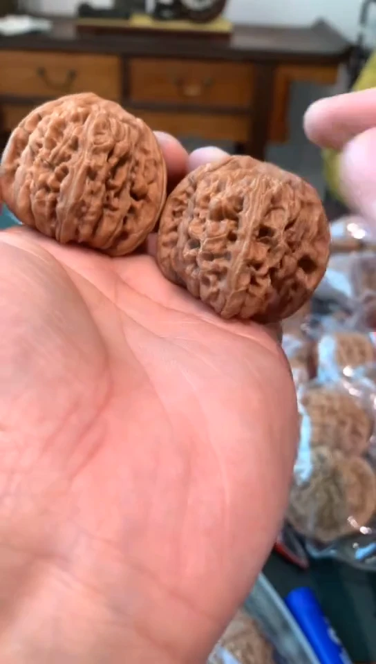 【闪购商品】文玩核桃吊坠四座楼核桃