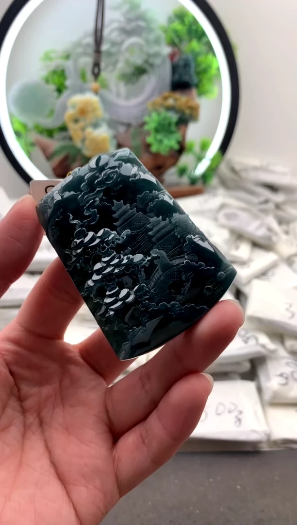 【闪购商品】翡翠颈饰未镶嵌山水牌